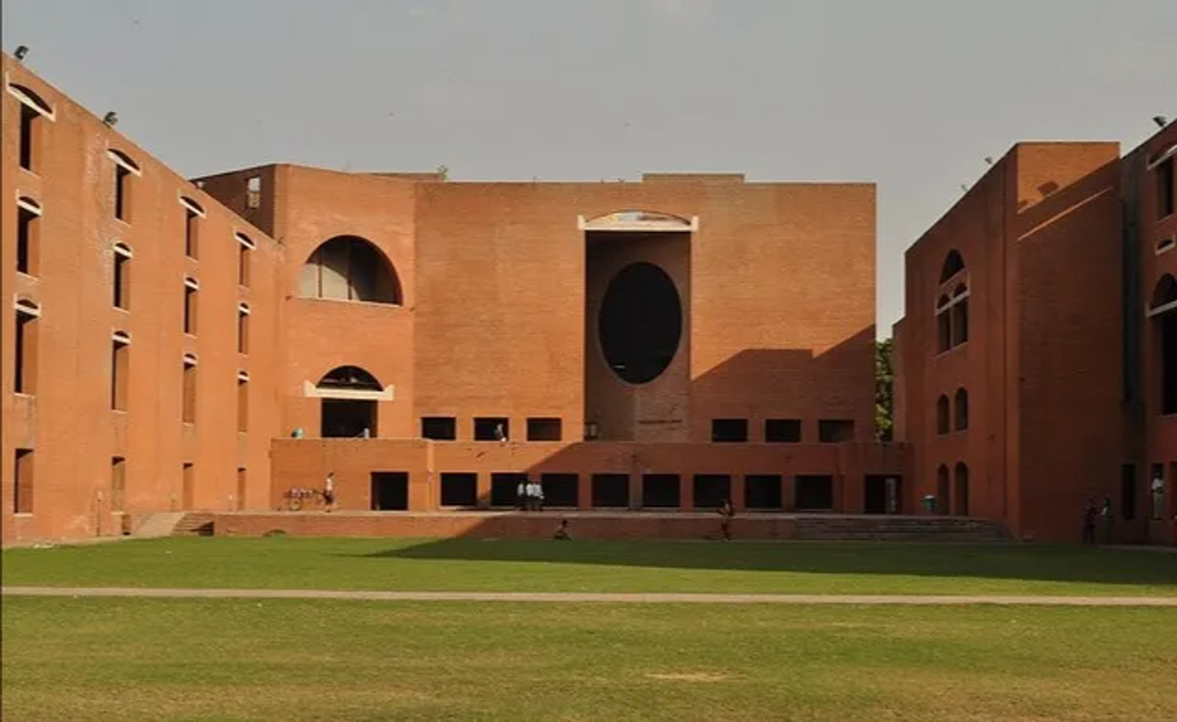 Indian Institute of Management - [IIMA]