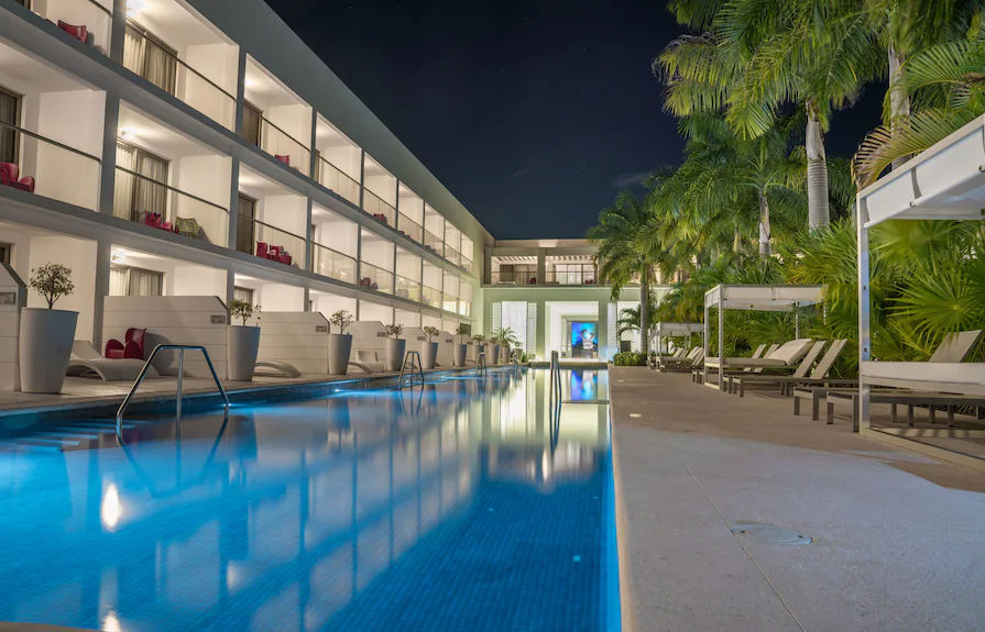 Safe and private transportation from Cancun Airport to Platinum Yucatan Princess with Taxi Shuttle Cancun.