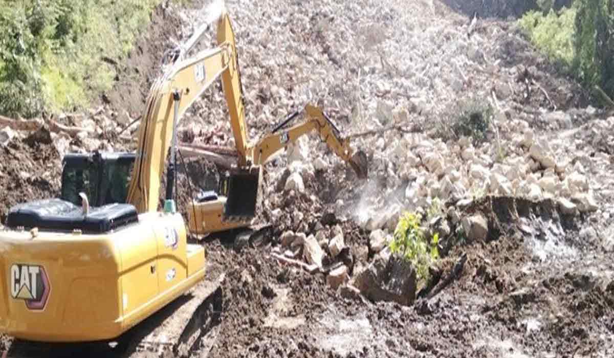 Kacau! Longsor Tutup Jalur Pameu–Geumpang, Ini Upaya Kementerian PU