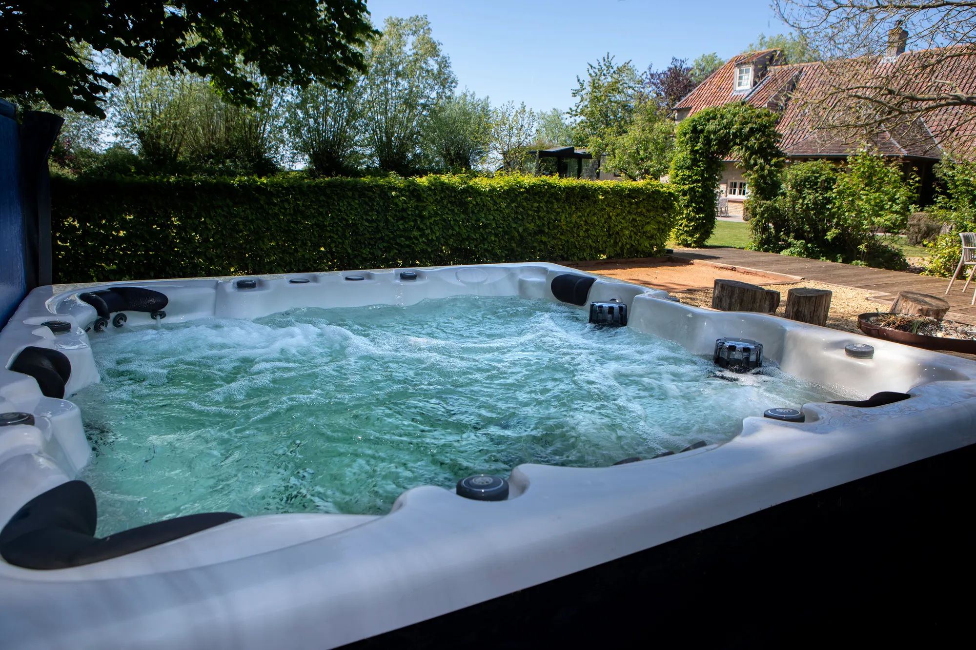 Private jacuzzi onder open lucht