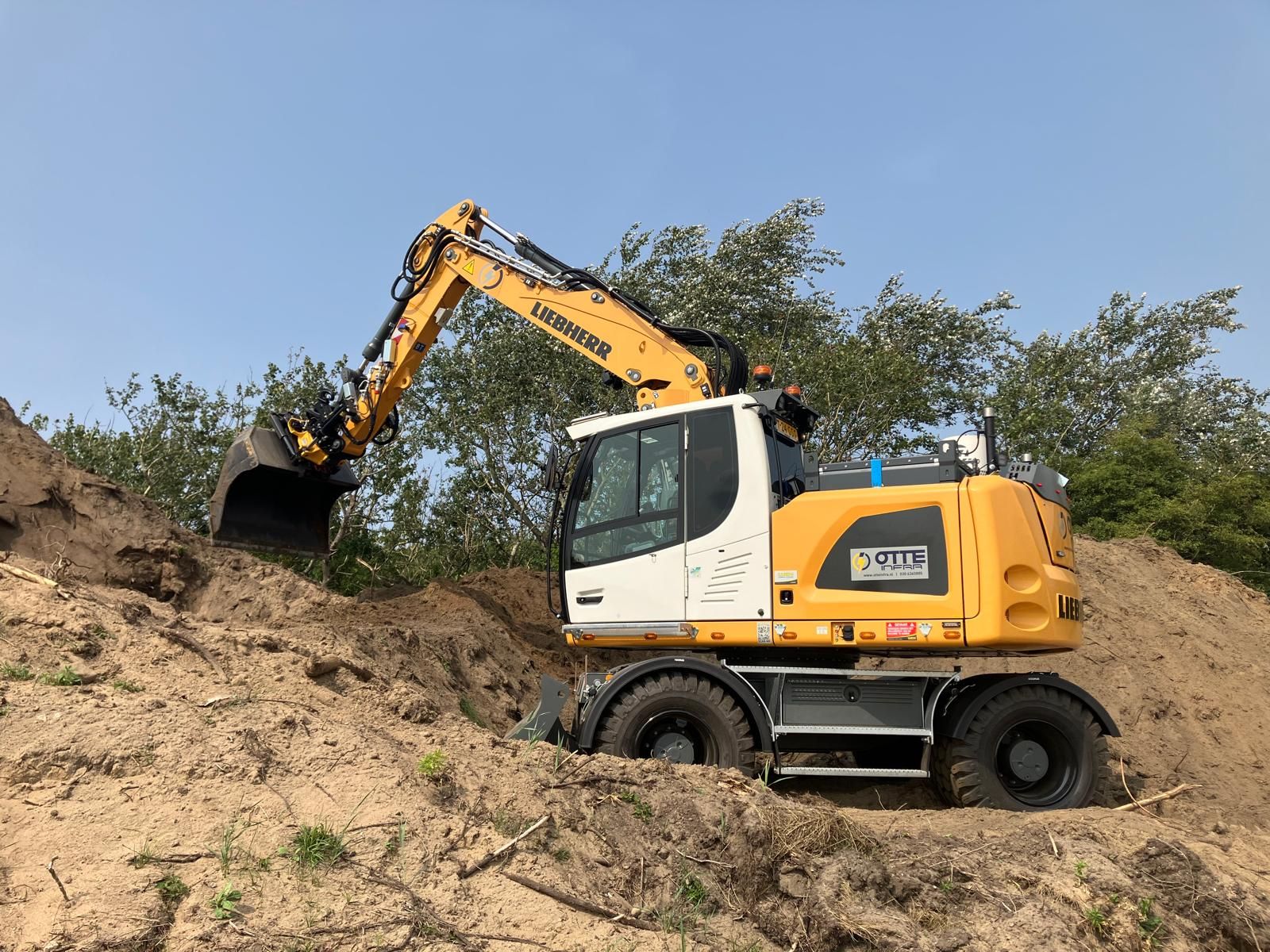 Liebherr Bagger aan het werk