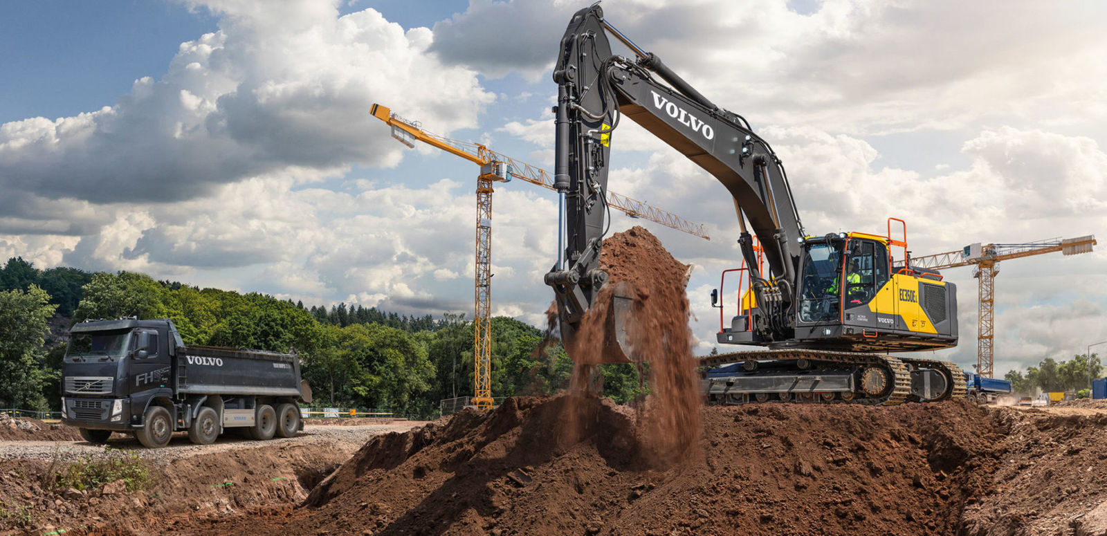 Volvo graafmachine aan het werk