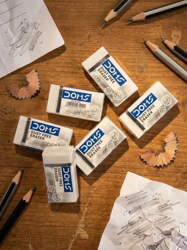 White Small Eraser – 3421 DOMS