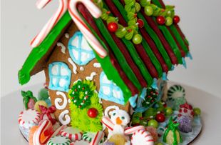 Gingerbread House Decorating Class