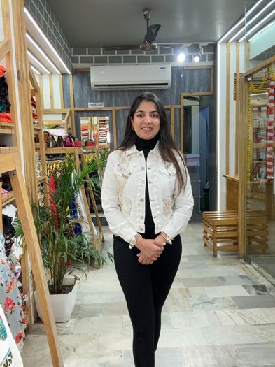 Bz37  White Trendy Pompom  Jacket