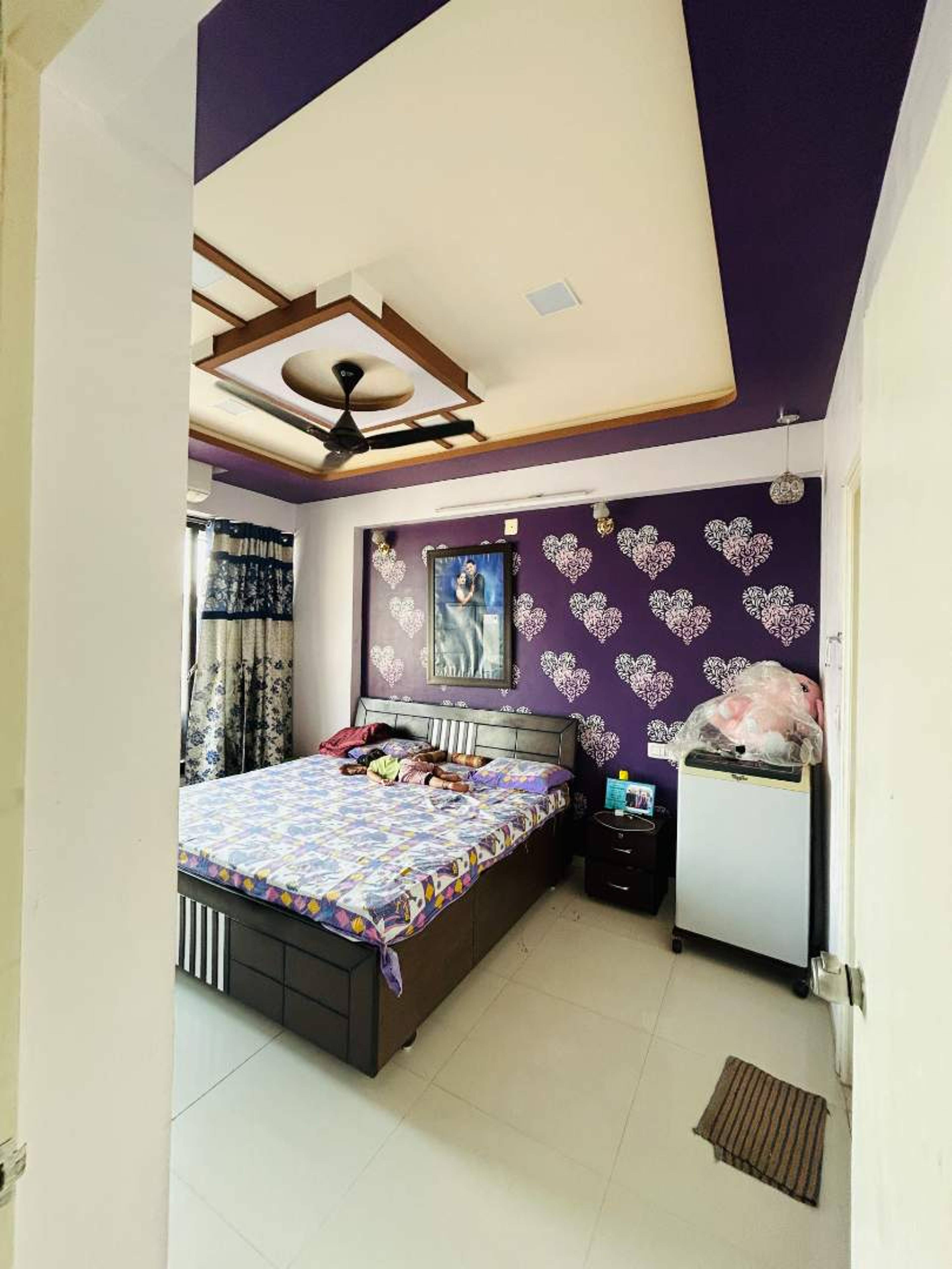 2 BHK Flat in 132 foot ring road, Ahmedabad - Photo 9 of 15