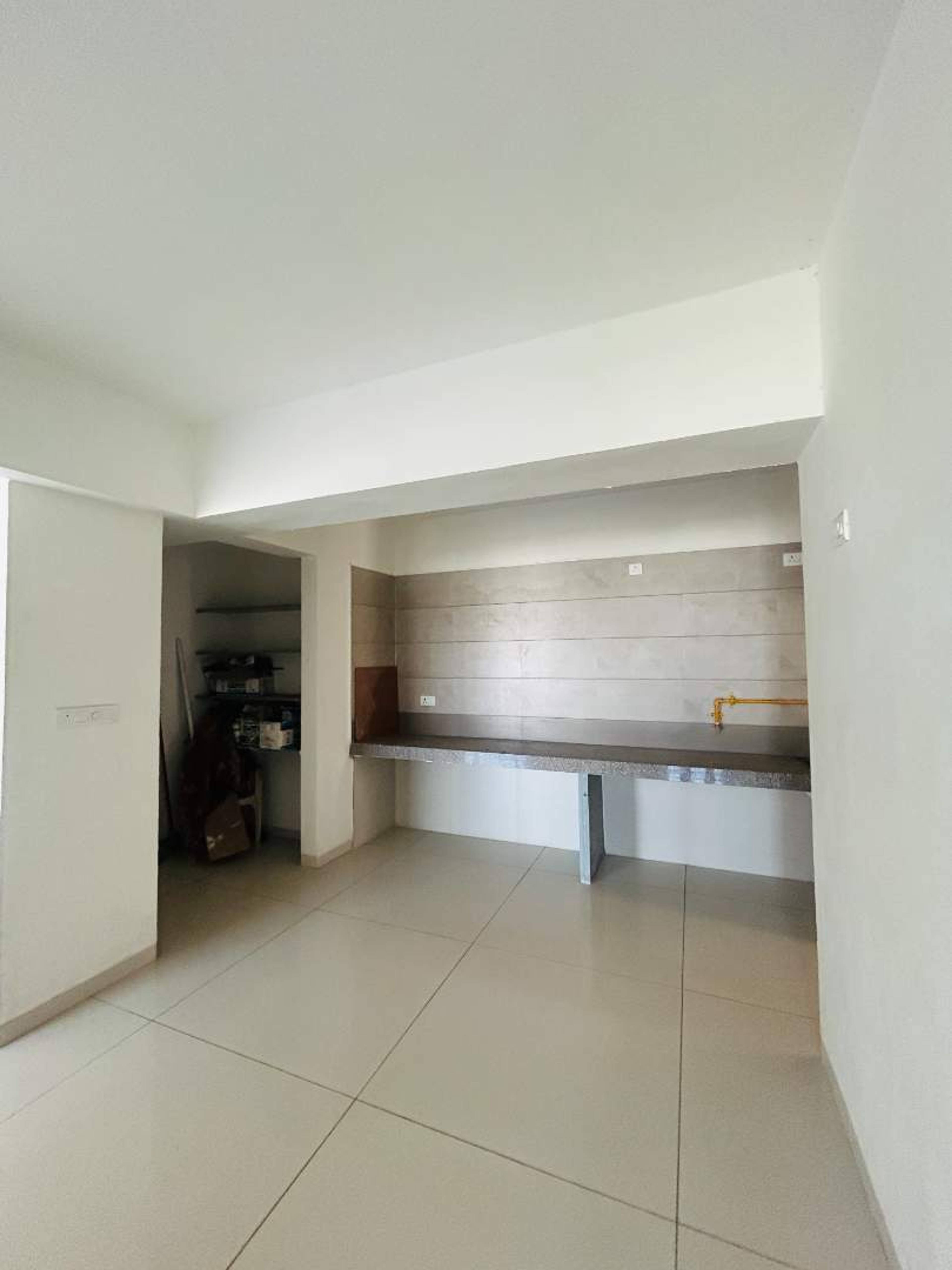 3 BHK Flat in Sg Highway, Ahmedabad - Photo 5 of 16