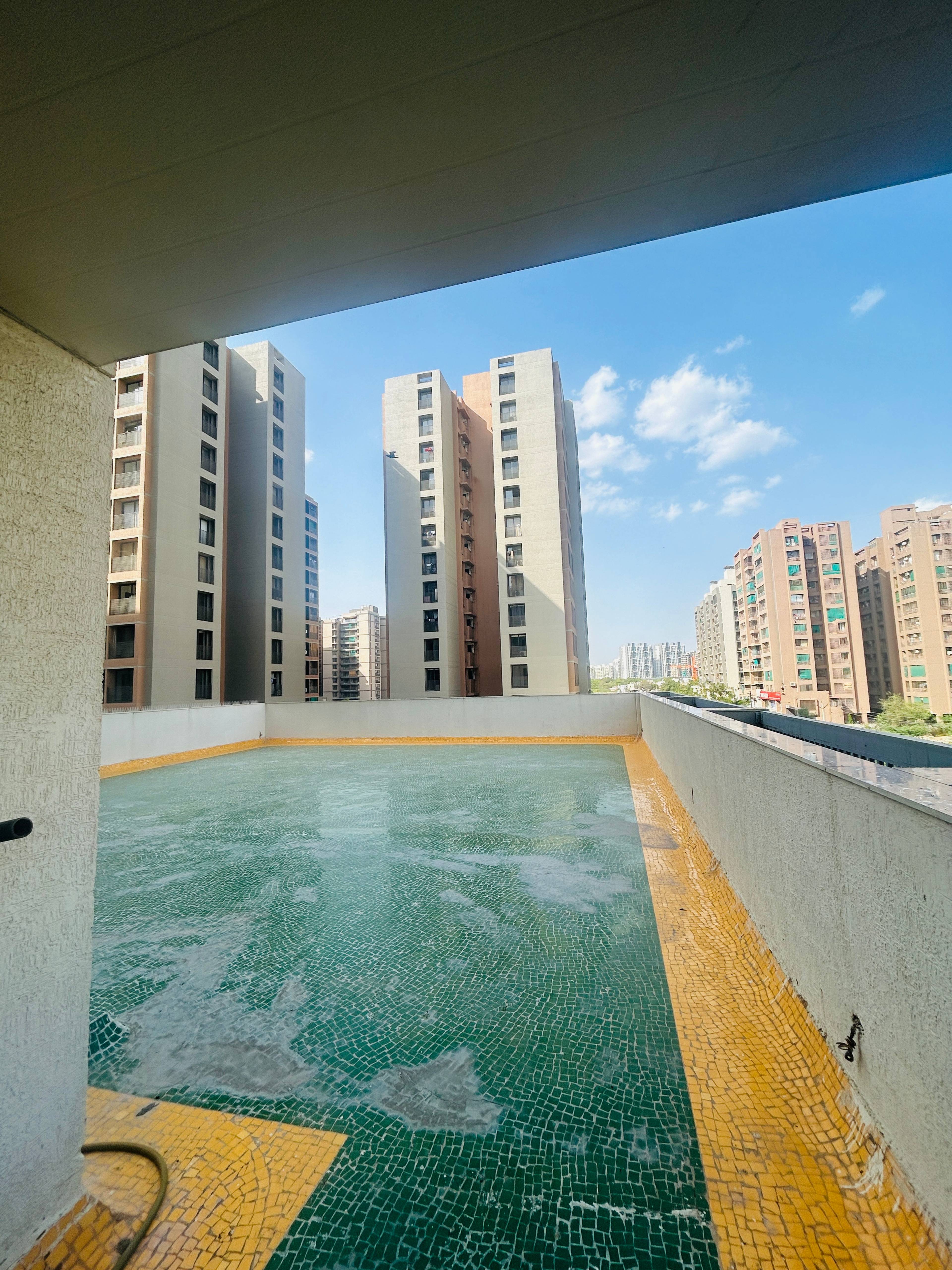 3 BHK Flat in Magnate Laxuria, Ahmedabad - Photo 4 of 27