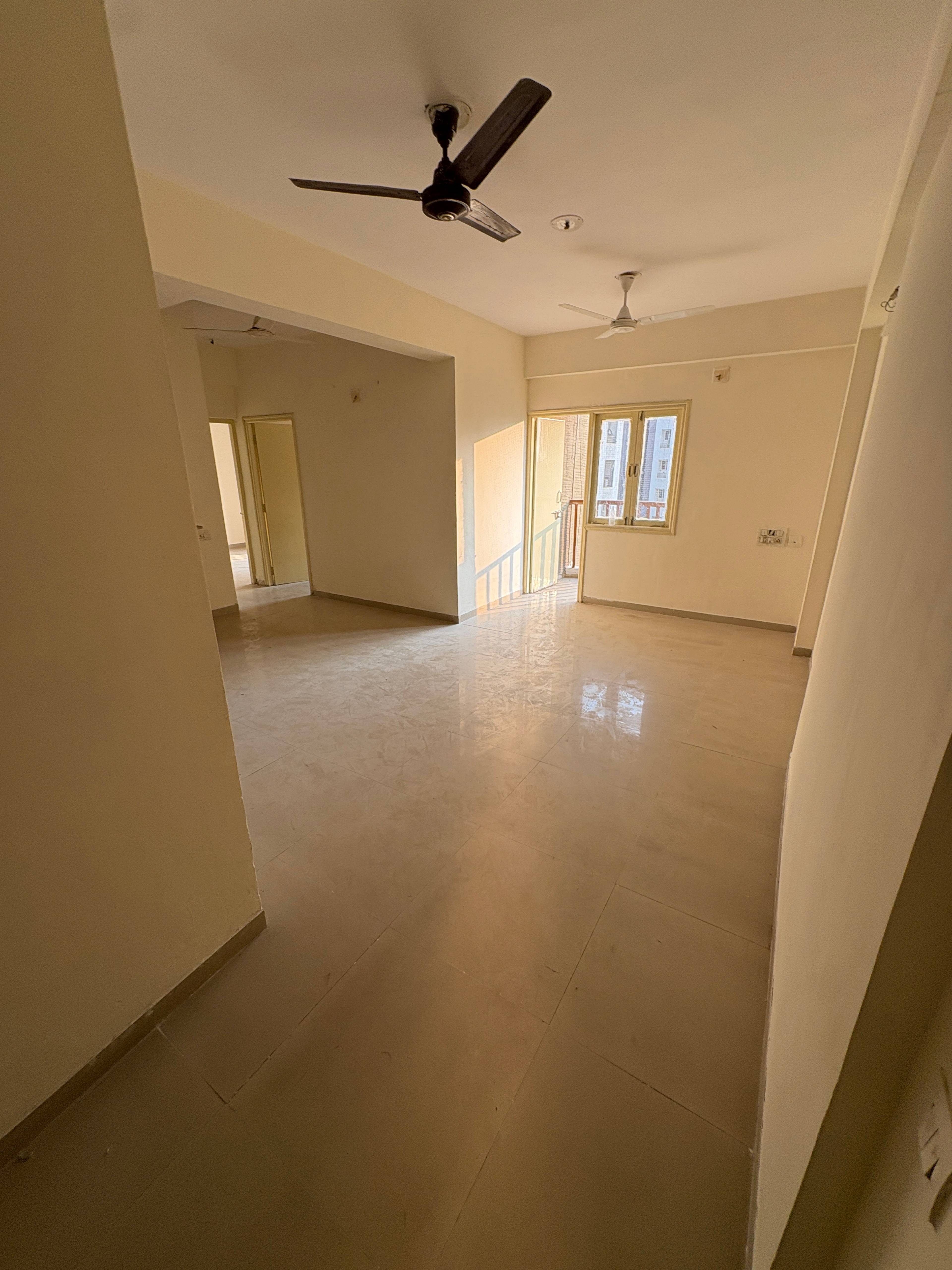 2 BHK Flat in jagatpur, Ahmedabad - Photo 7 of 8