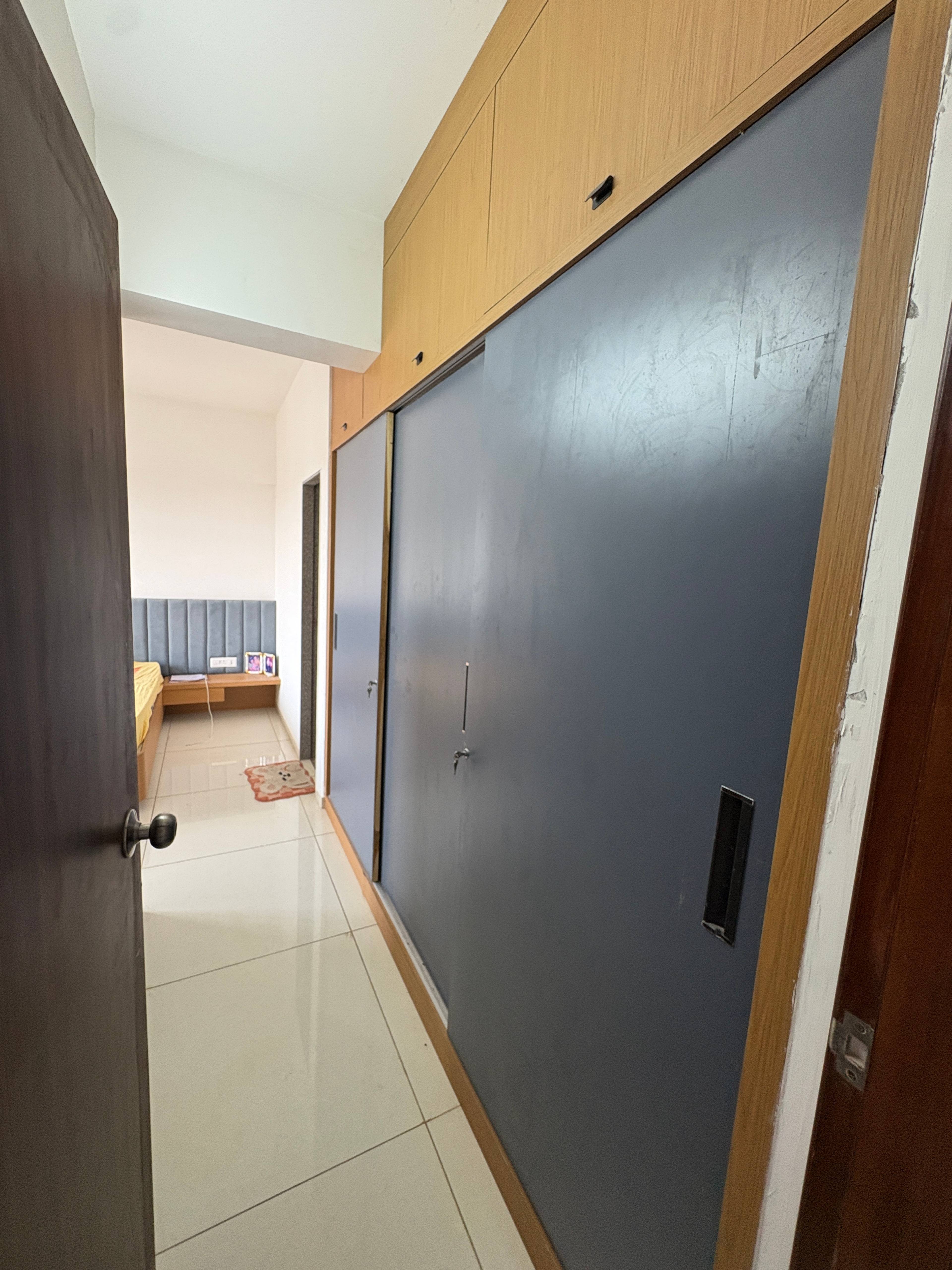 2 BHK Flat in NR. VAISHNODEVI CIRCLE , Ahmedabad - Photo 3 of 15