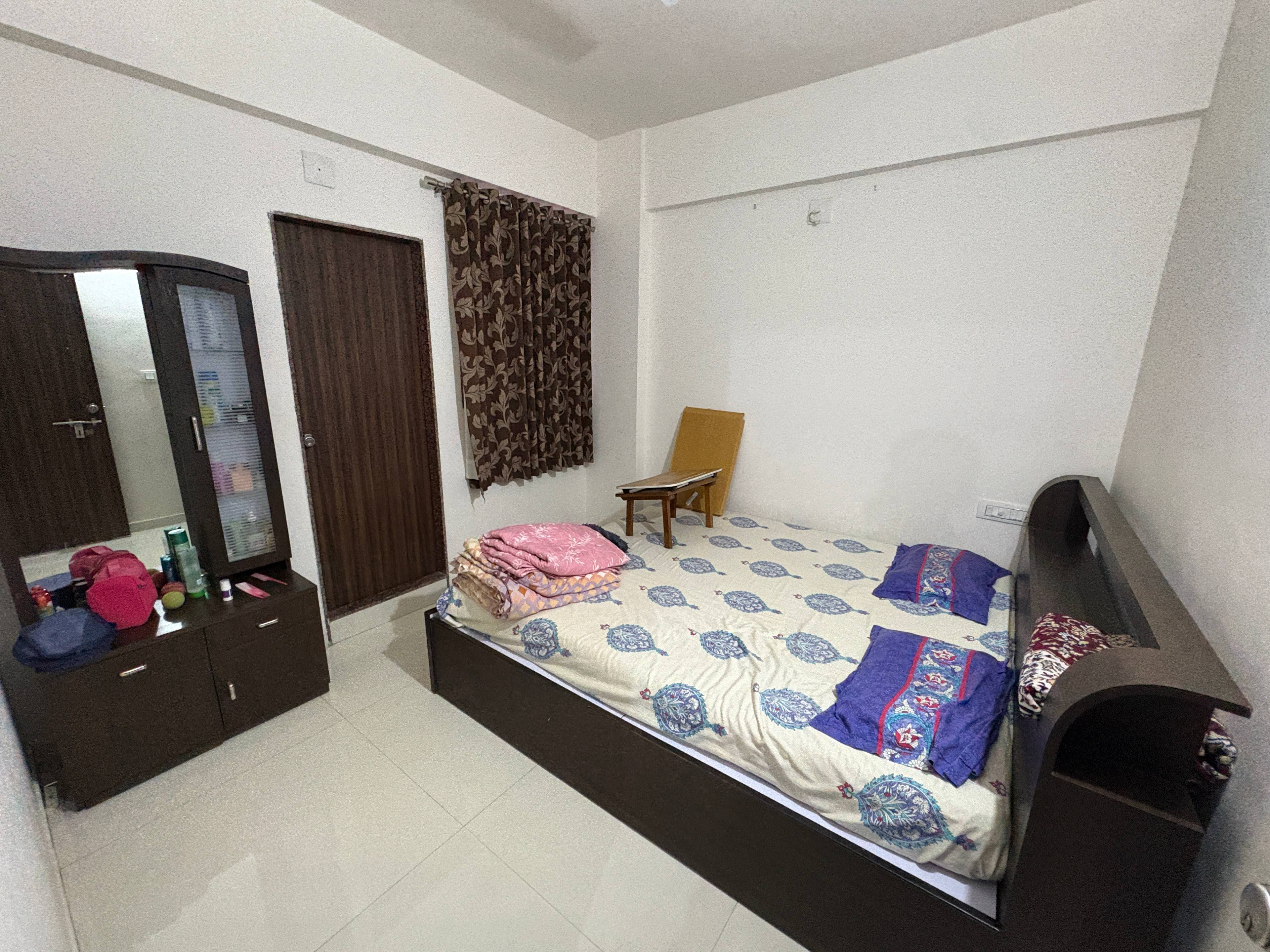 3 BHK Flat in Sg highway, Ahmedabad - Photo 5 of 10