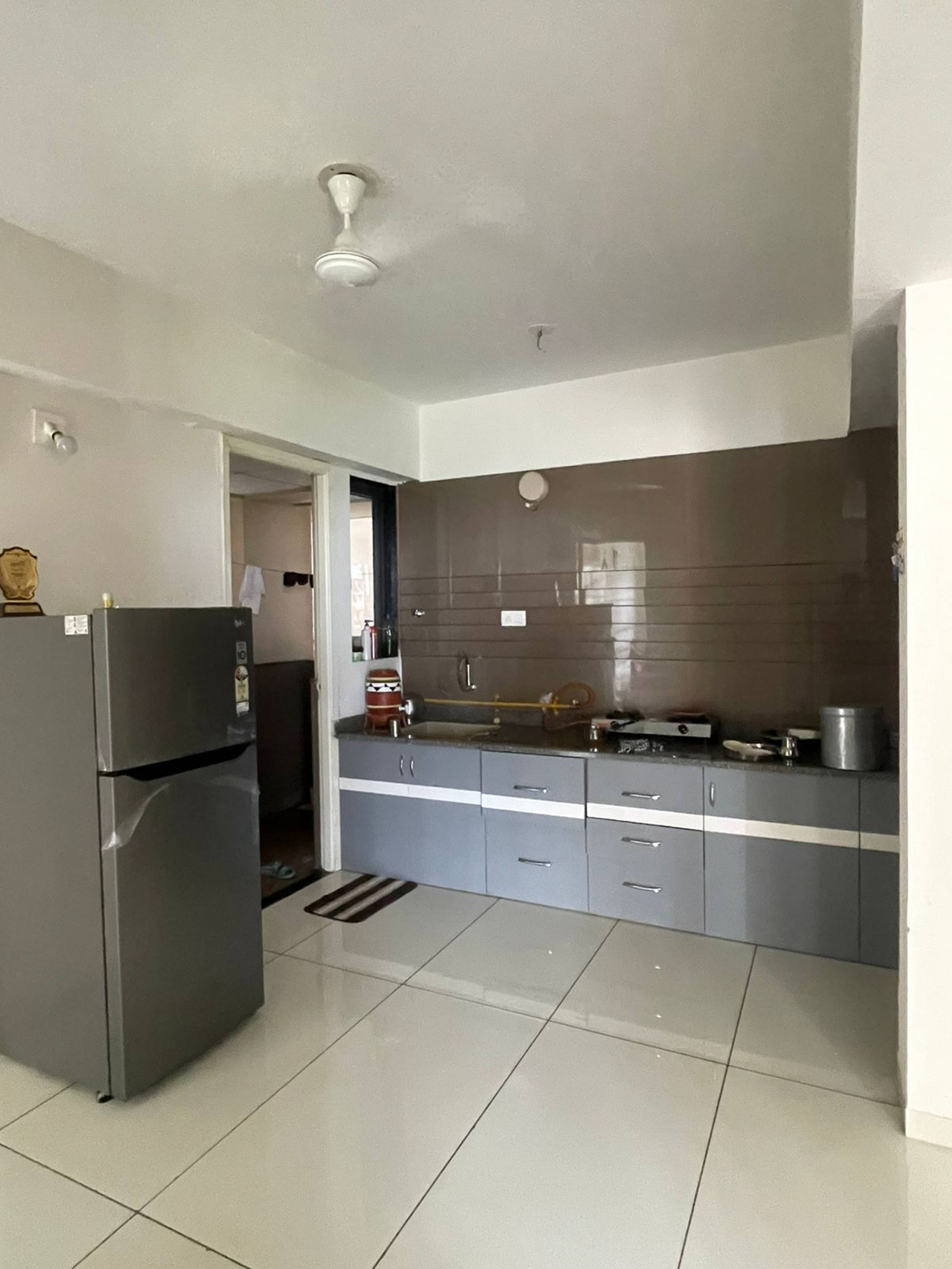 3 BHK Flat in Easy connectivity to Sardar Patel Ring Road, Ahmedabad - Photo 11 of 12
