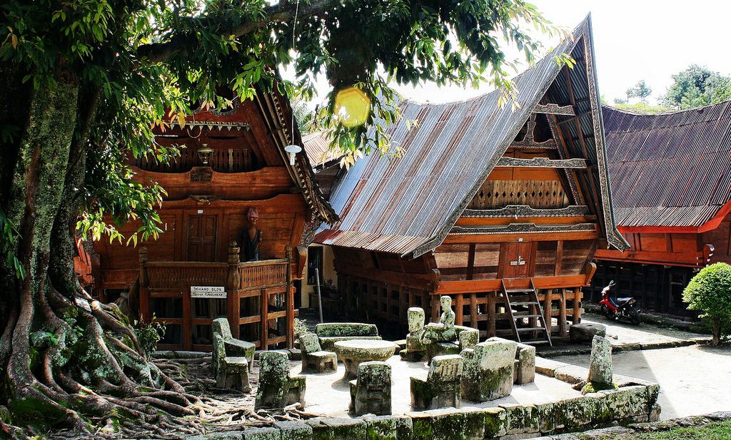 Illustration of a Rumah Bolon