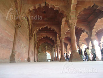 Diwan-i-'Am, The Red Fort