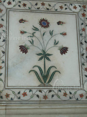 Beautiful Pietra Dura Wall, Diwan-i-khas