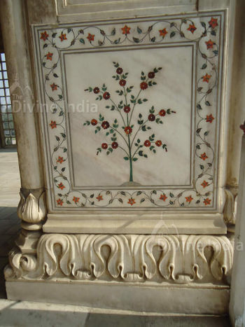 Beautiful Pietra Dura Wall, Diwan-i-khas