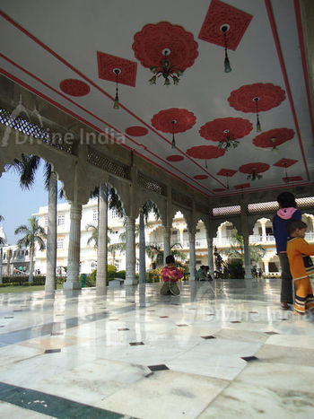 Garden Hall, Chattarpur Temple