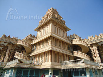 Side View Lakshmi Vinayak Mandir, Chattarpur Temple