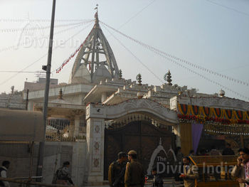 Entrance Gate, Jhandewalan Temple, New Delhi