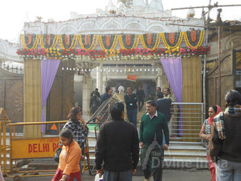 Entrance Gate, Jhandewalan Temple, New Delhi