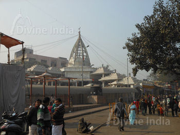 other view Jhandewalan Temple