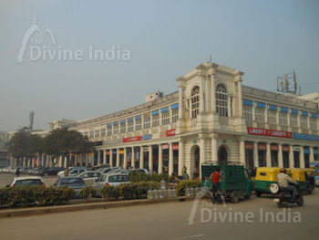 Connaught Place, New Delhi inside circle