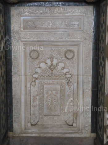 Mihrab with Kalash pattern and inlay pattern decoration, Purana Qila