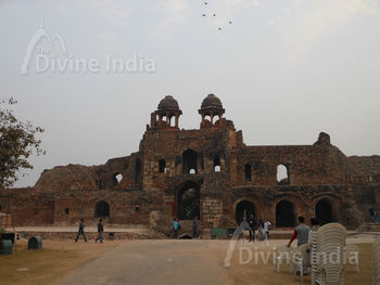 about the Purana Qila (Old Fort)