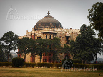 Qila-i-Kuhna mosque other view