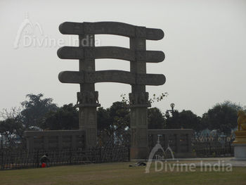 Entrance gate shanti stupa indraprastha park delhi