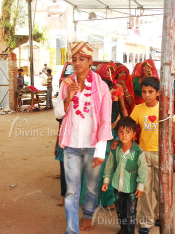 After the wedding is to take blessings new married couple