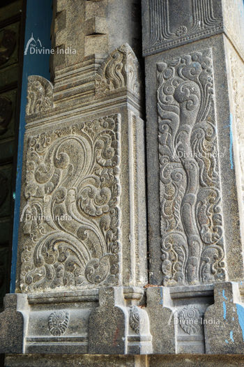 Beautiful wall pillar design