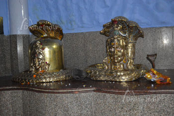 Cast Iron made Shivlinga idols at tapkeshwar temple