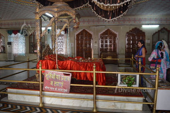 Maa shayan place at jwala ji temple