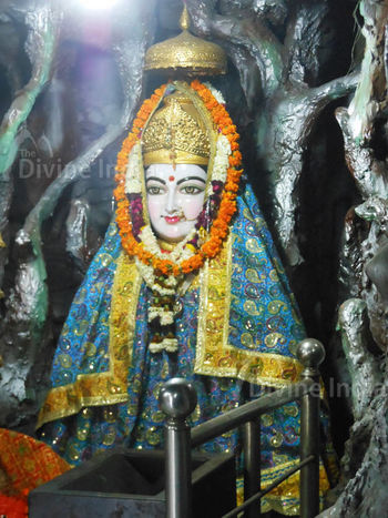 Maa Chintapurani Idol at Shiv Mandir Gufawala-preet vihar