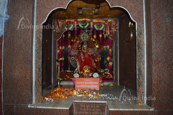Mata Durga idol at tapkeshwar temple