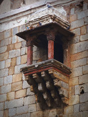 Qila-i-Kuhna back of mosque