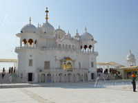 takht shri keshgarh sahib gurdwara