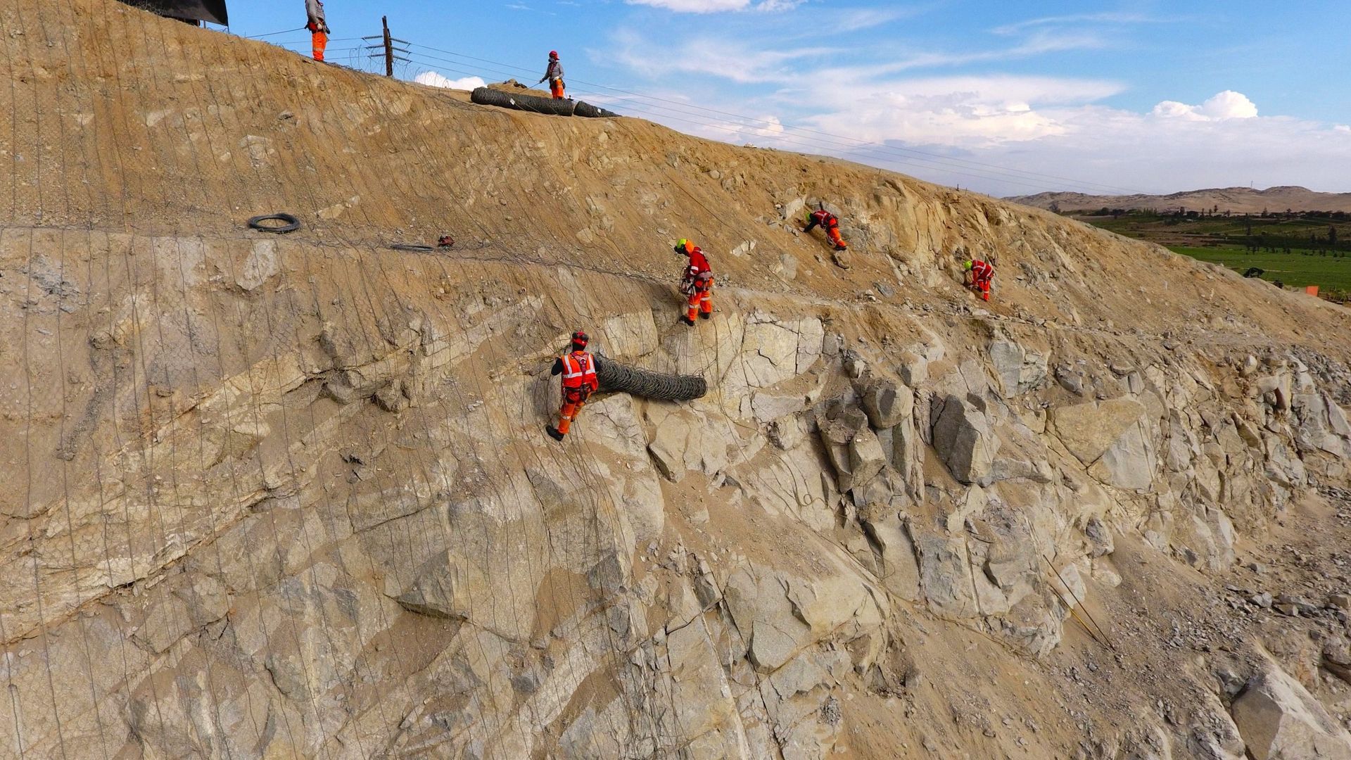 WEBINAR – Sistemas de protección y contención contra caída de rocas en proyectos viales