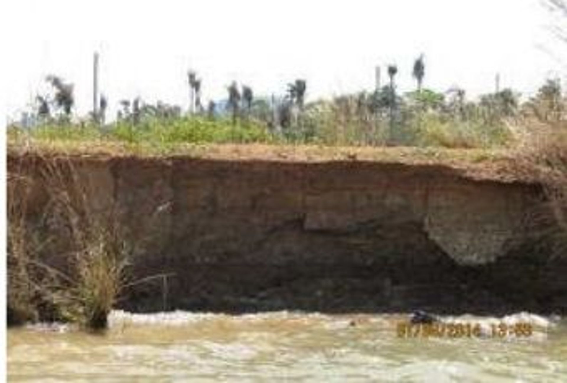 RELLENO SOBRE EL RÍO CORRIENTES