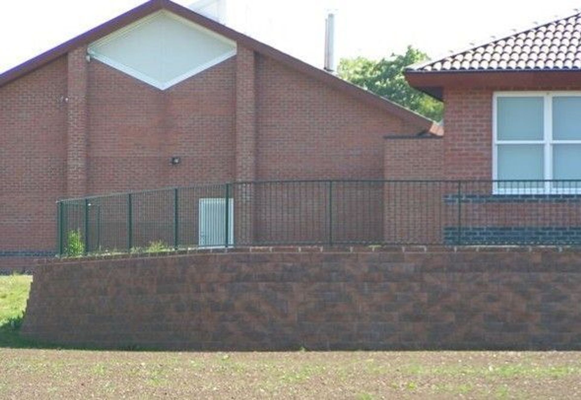Retaining Wall Solution for Hucknall Primary School Amalgamation, Nottinghamshire