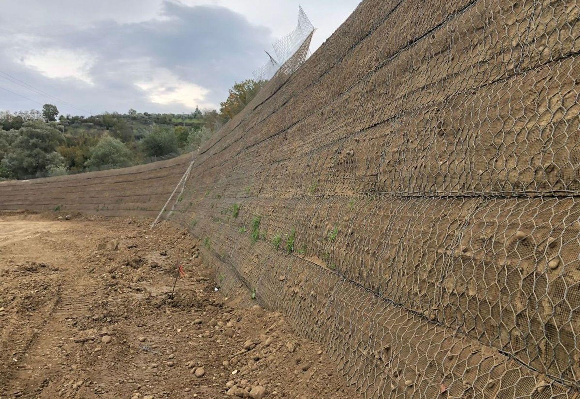 VASCA DI ACCUMULO IN TERRE RINFORZATE - GROTTAMINARDA (AV)