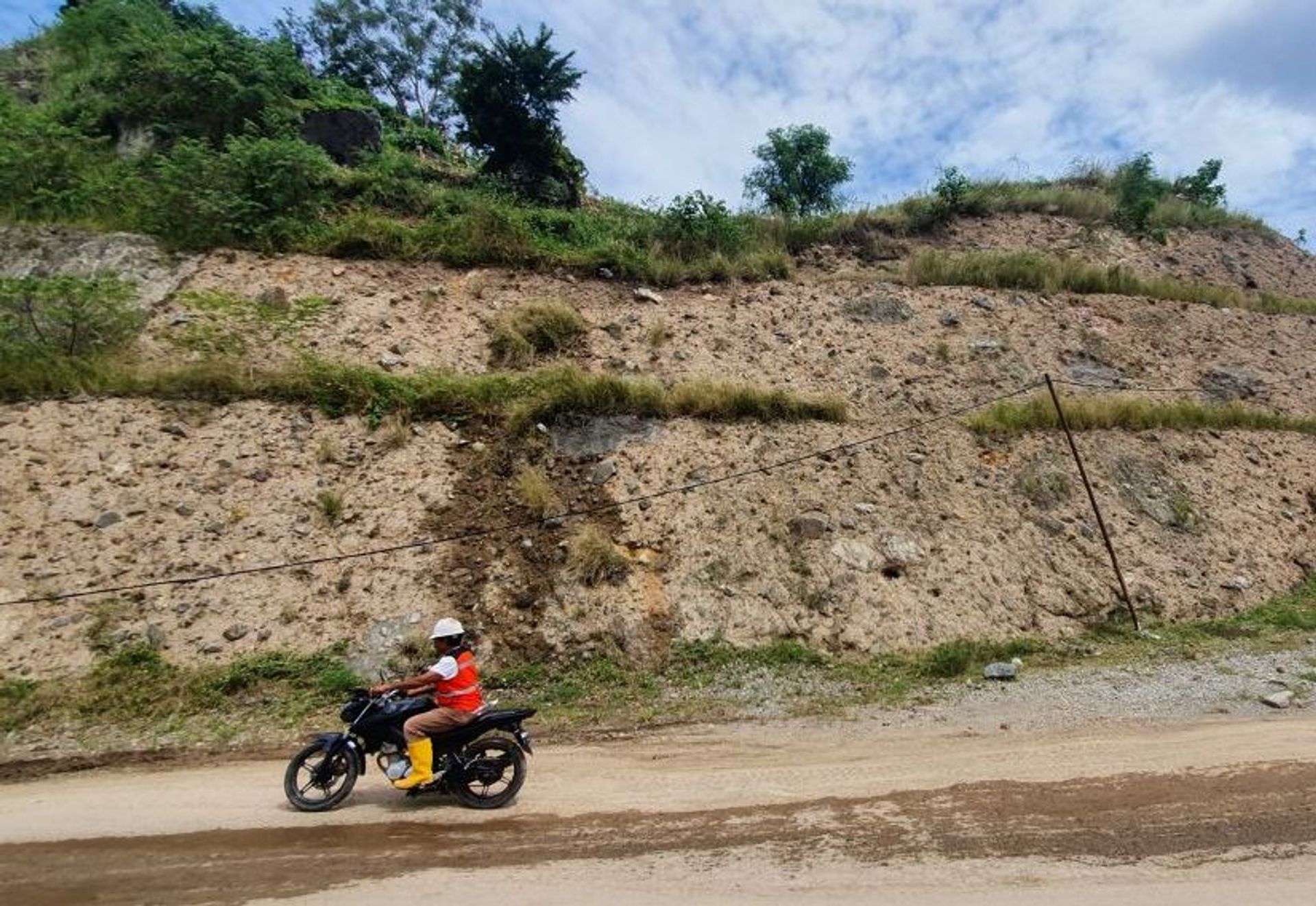 EROSION CONTROL AT KARALLOE DAM