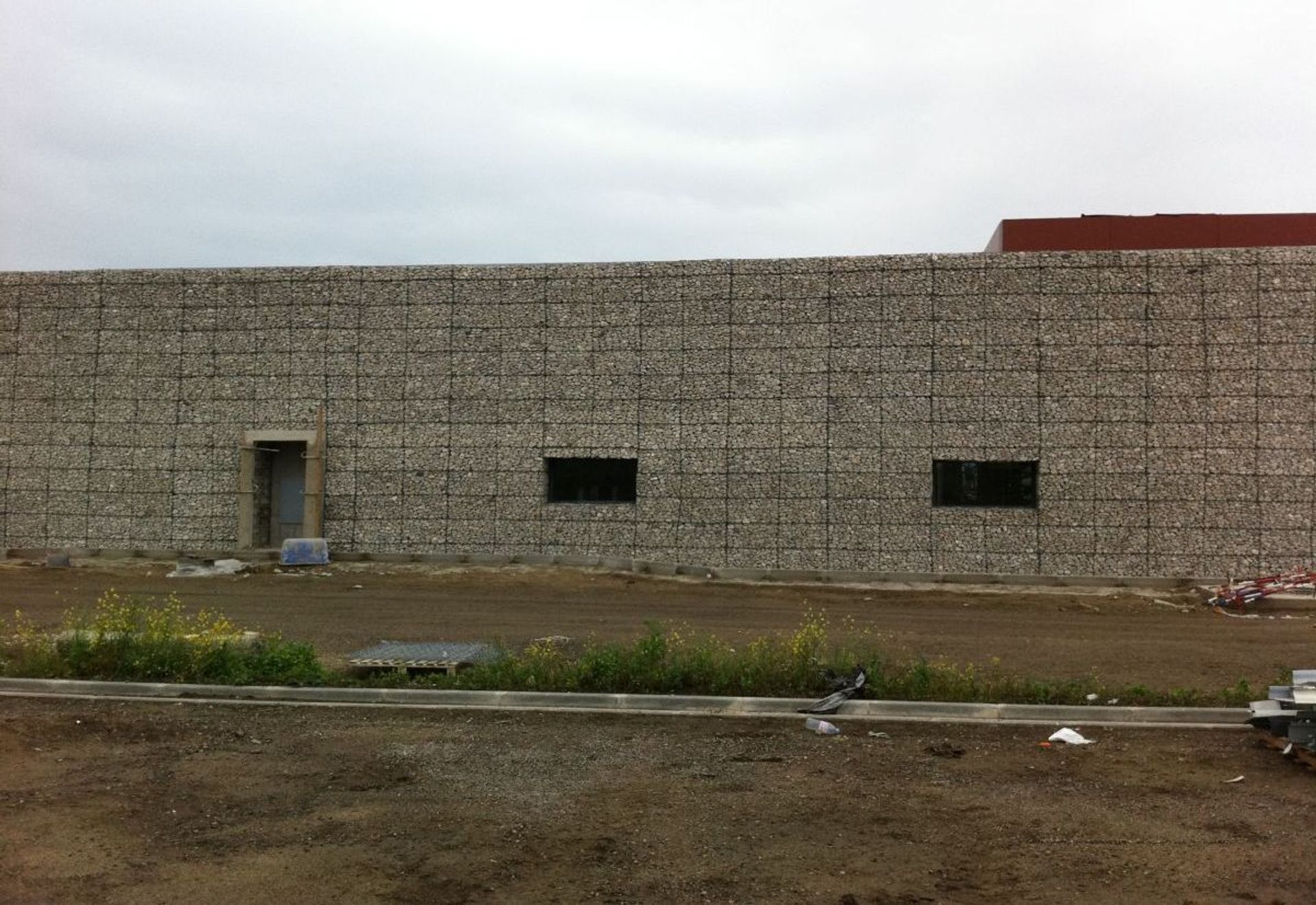 HABILLAGE GABION MAGASIN DECATHLON CALAIS