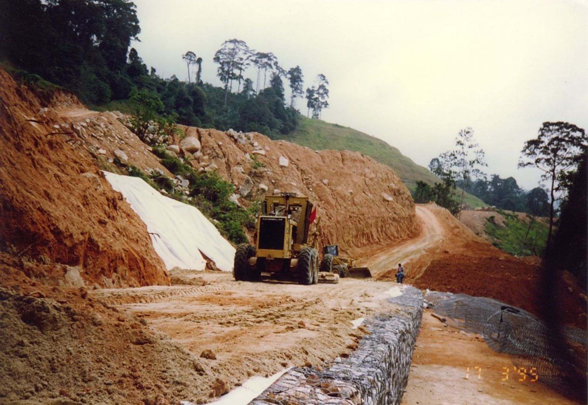 EMBANKMENT REINFORCEMENT AT PAHANG KARAK, KUALA LUMPUR
