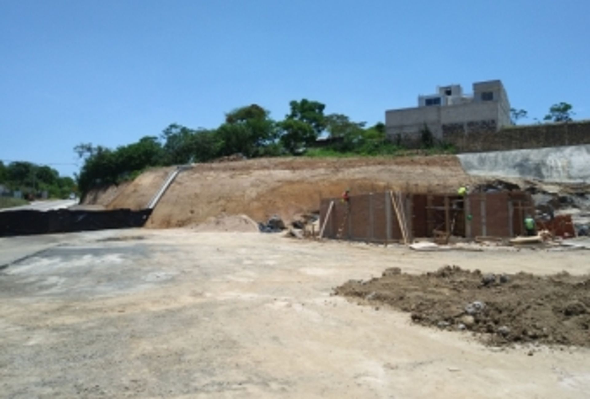 CONTROL DE EROSION EN TALUDES DE GASOLINERIA