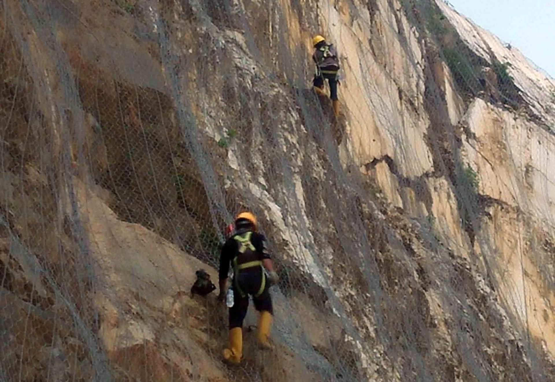 ROCKFALL PROTECTION ALONG MAROS ELEVATED ROAD
