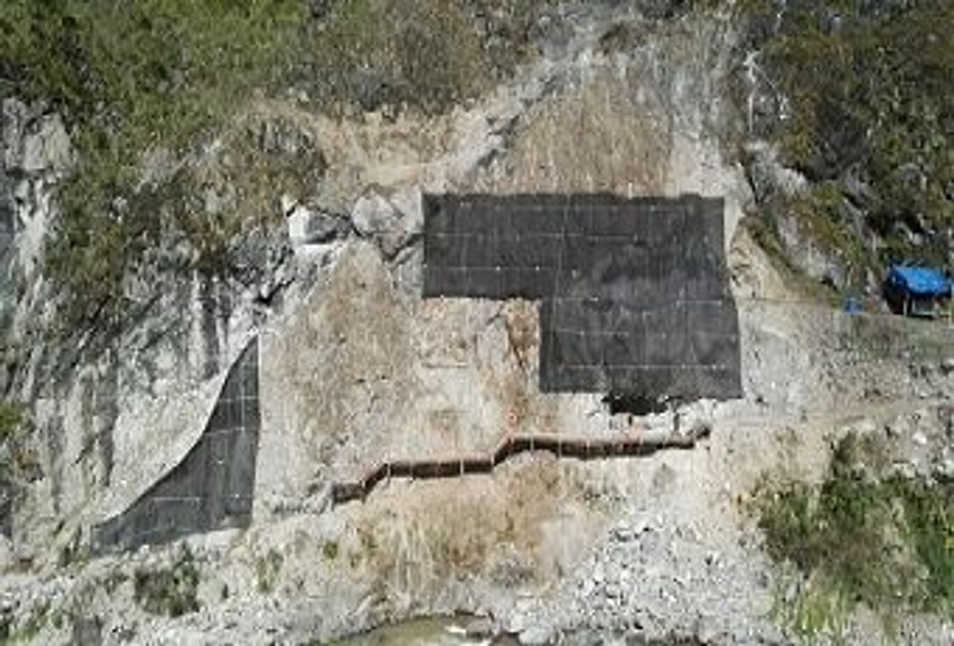 INSTALACIÓN DE MALLA, PERNO Y PASARELA  METÁLICA