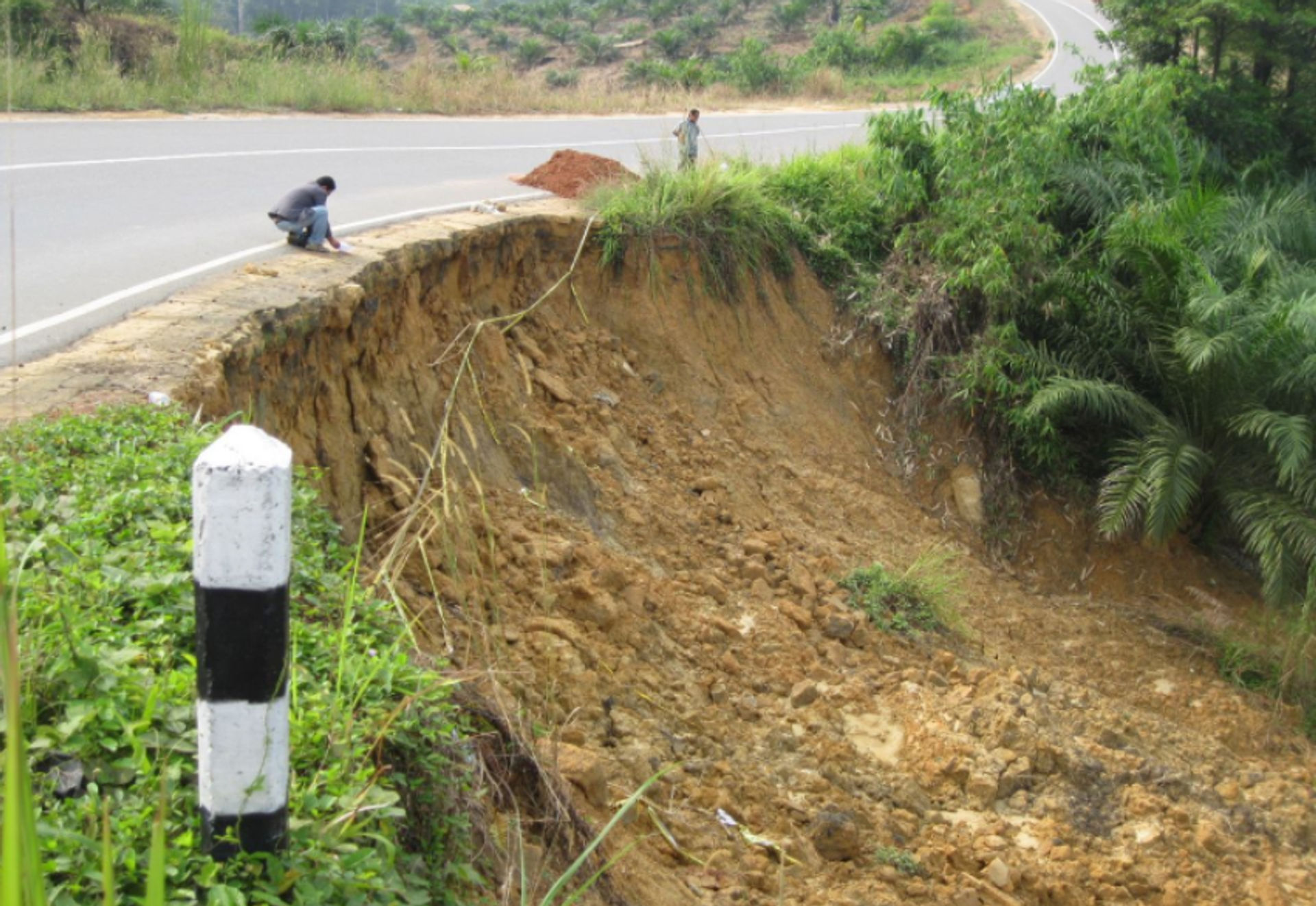 LANDSLIDE REHABILITATION SP. TUAN - MERLUNG ROAD
