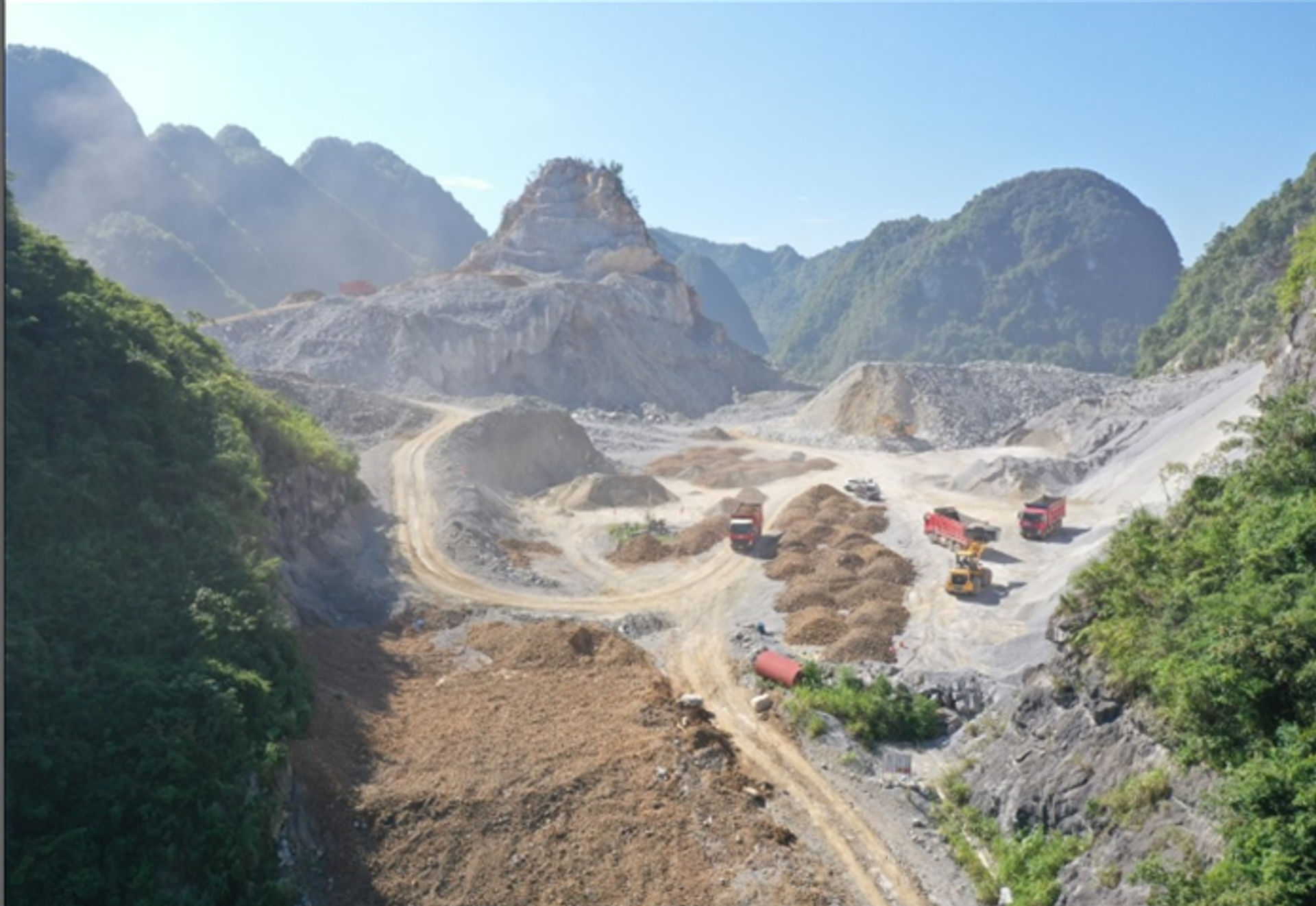凤山县良利和坡雄堡矿山修复项目